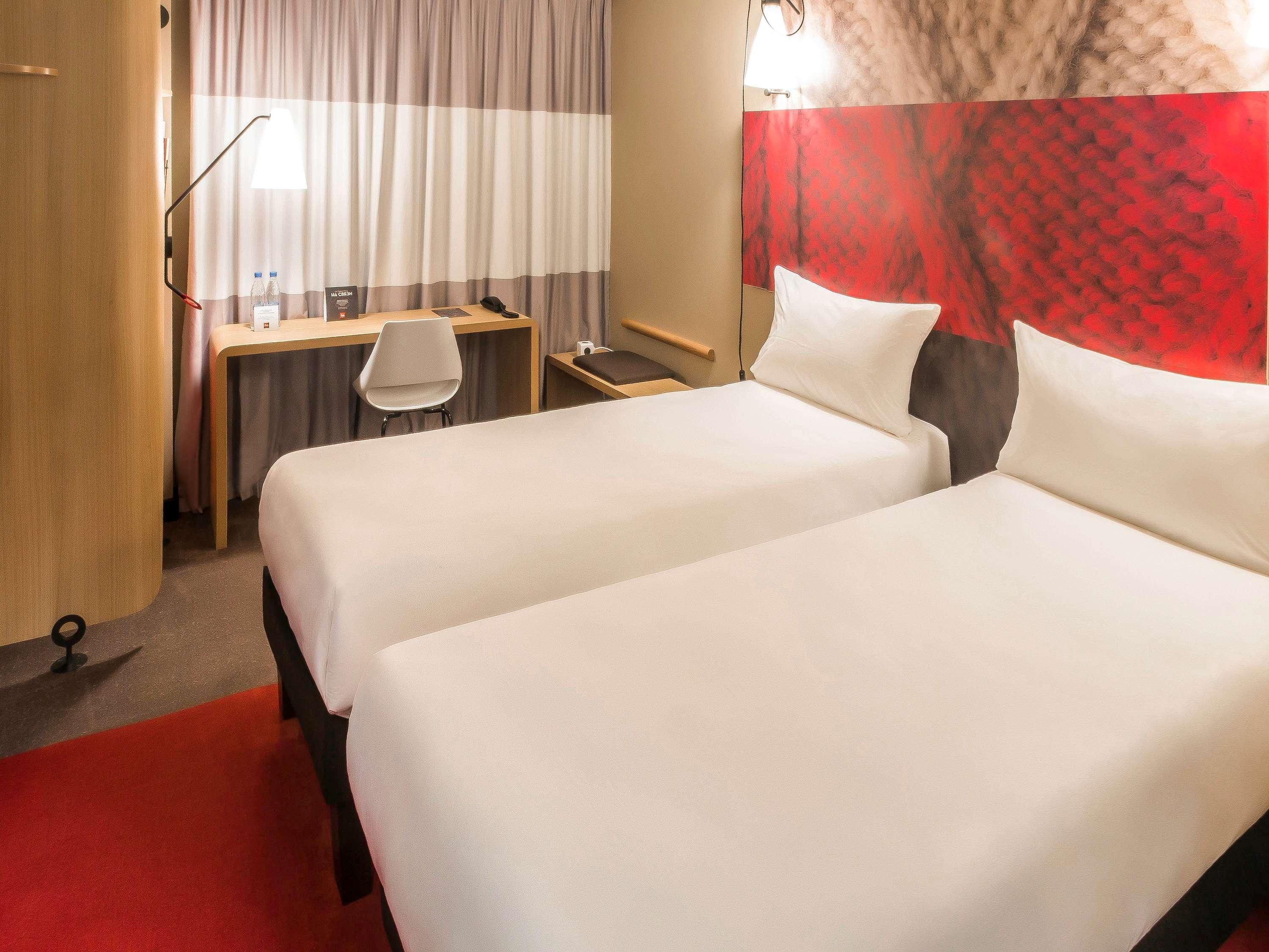 Ibis Hotel Koeln Am Dom Екстериор снимка